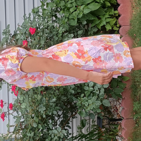 SO Goods for Life Dress - Picture 2 of 5